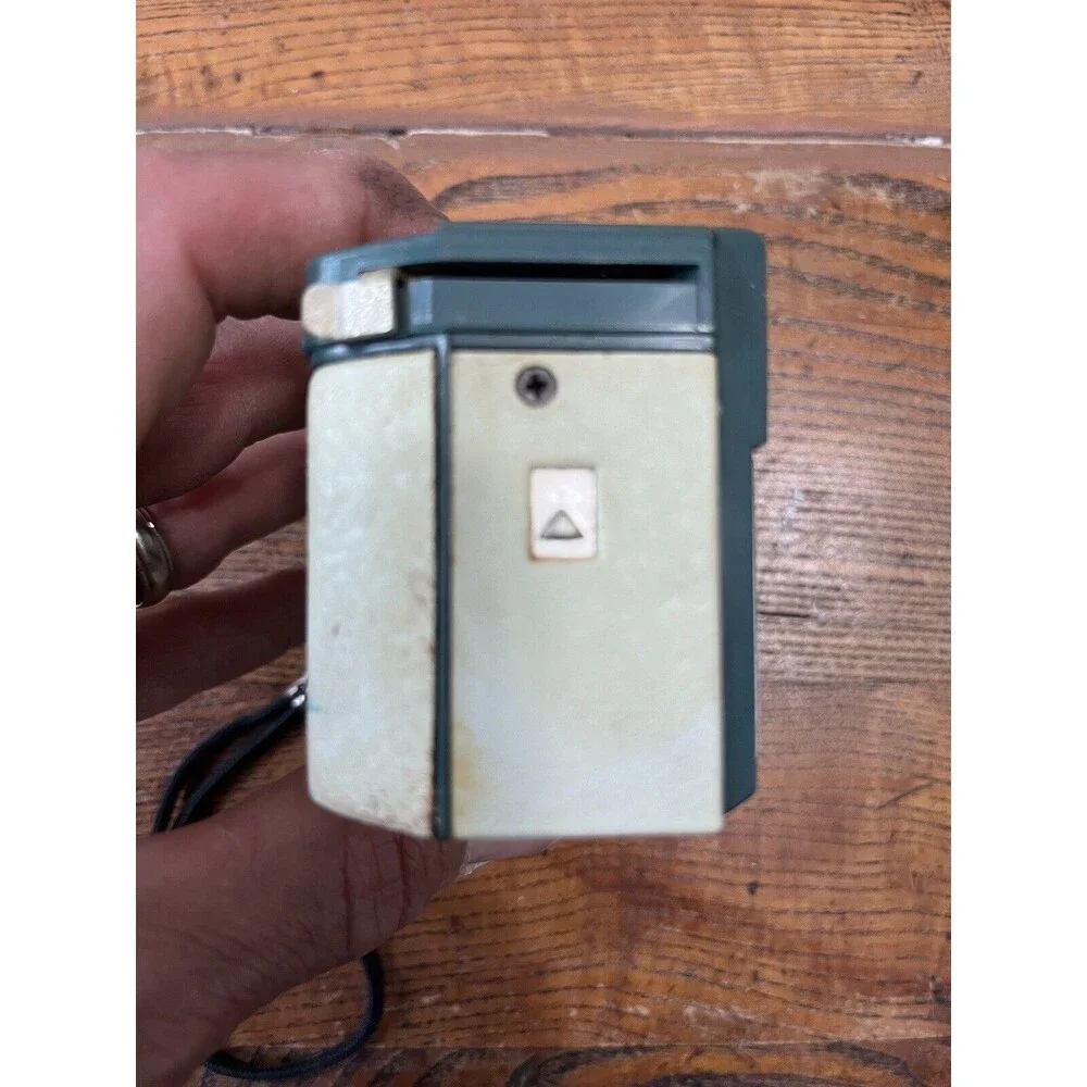 Kodak Hawkeye Instamatic F Camera Outfit With Original Box And Bulbs 1964-1968